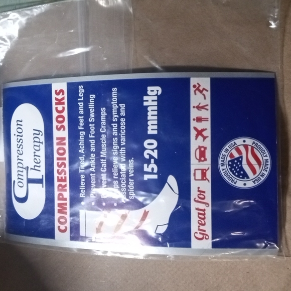 New! COMPRESSION THERAPY Men's Size 10 - 13 Black Compression socks. - Picture 2 of 3